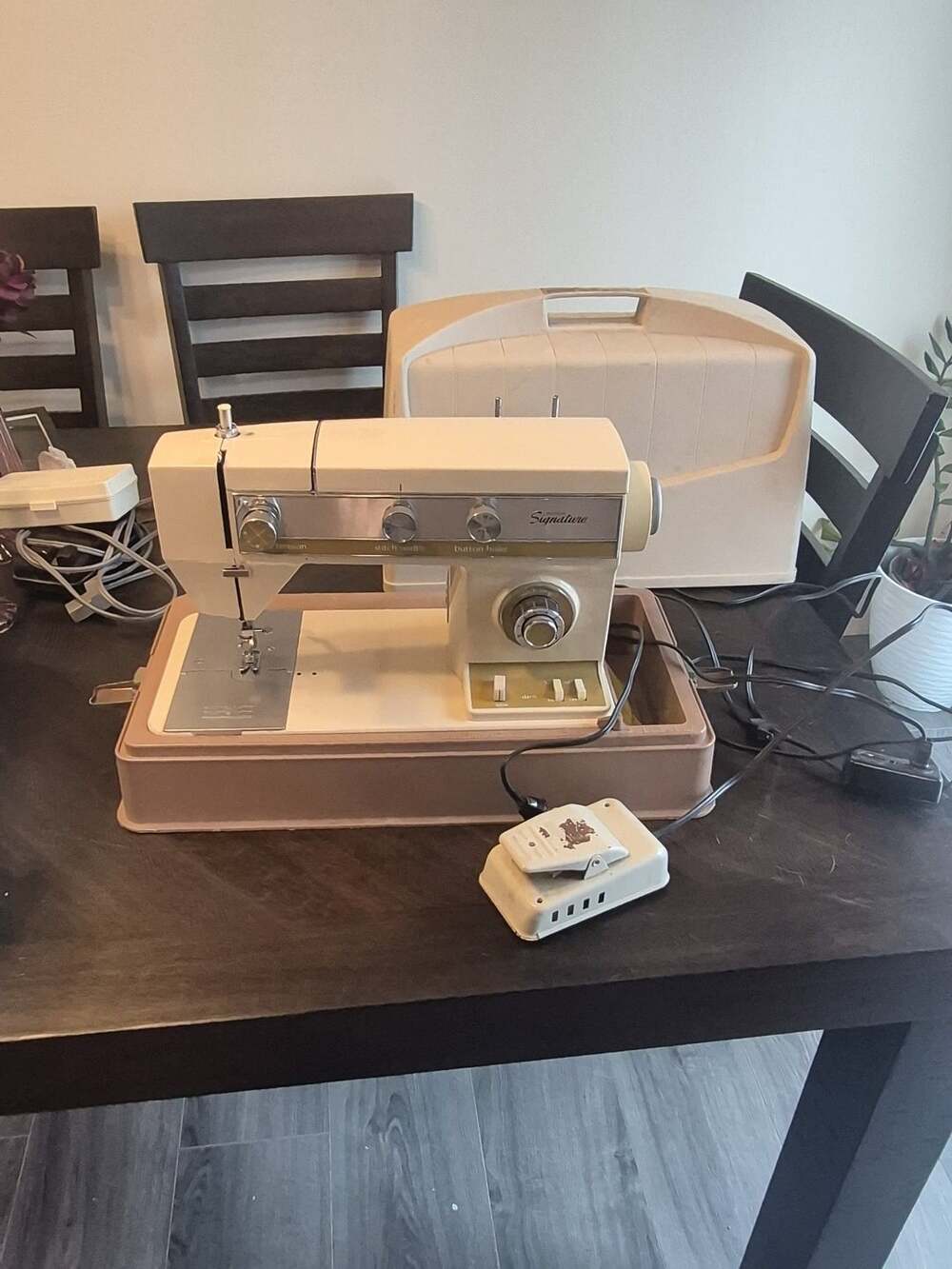 Wards Signature Vintage Electric Sewing Machine With Case And Pedal